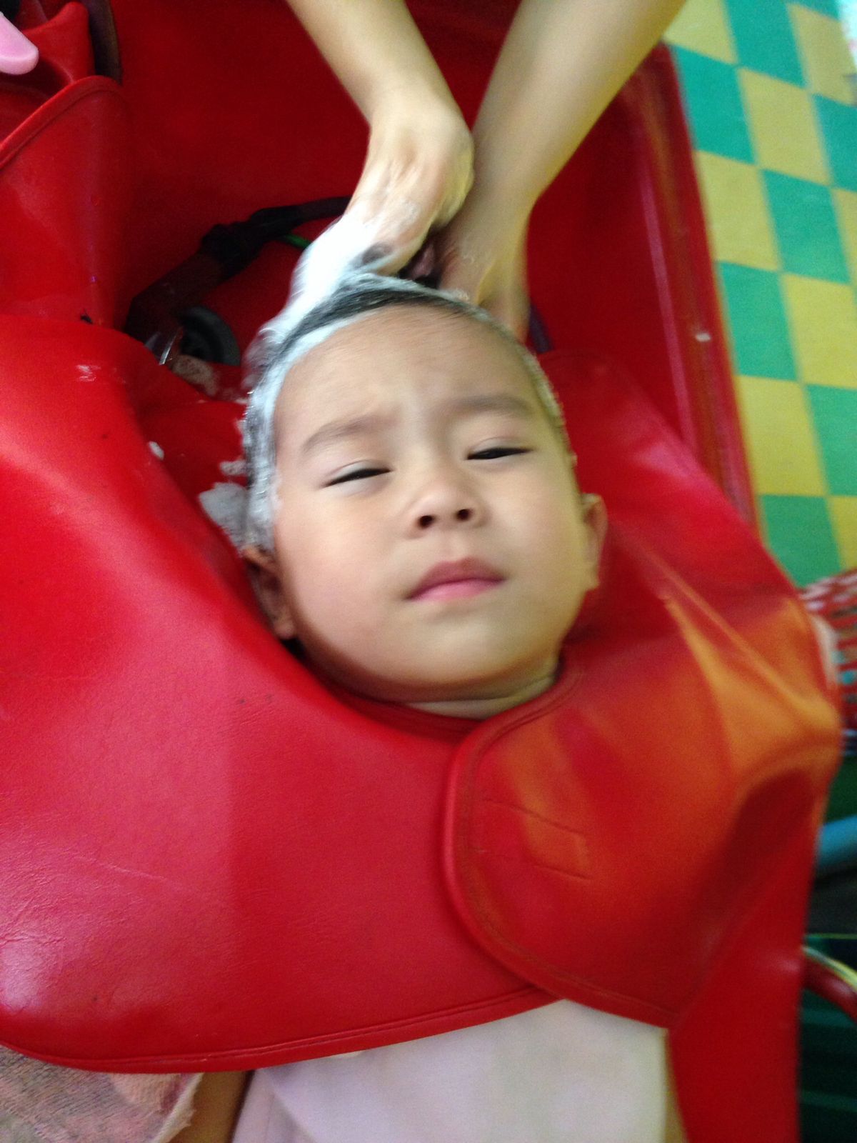 washing a child's hair