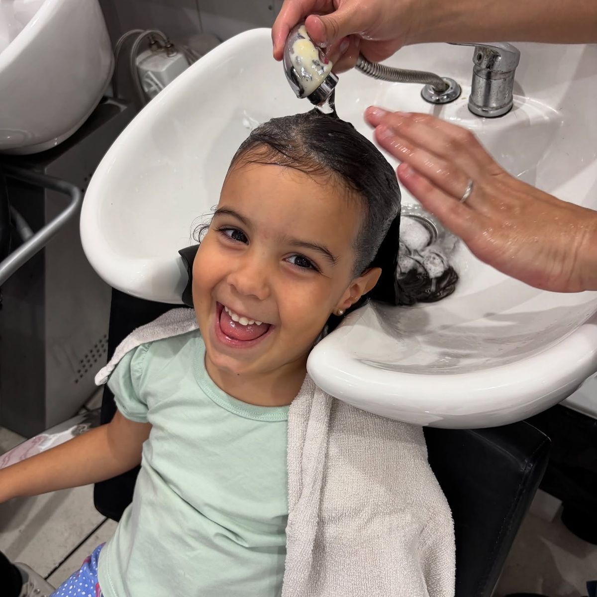 washing a child's hair