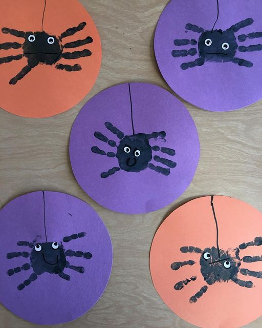 Halloween Handprint Spider