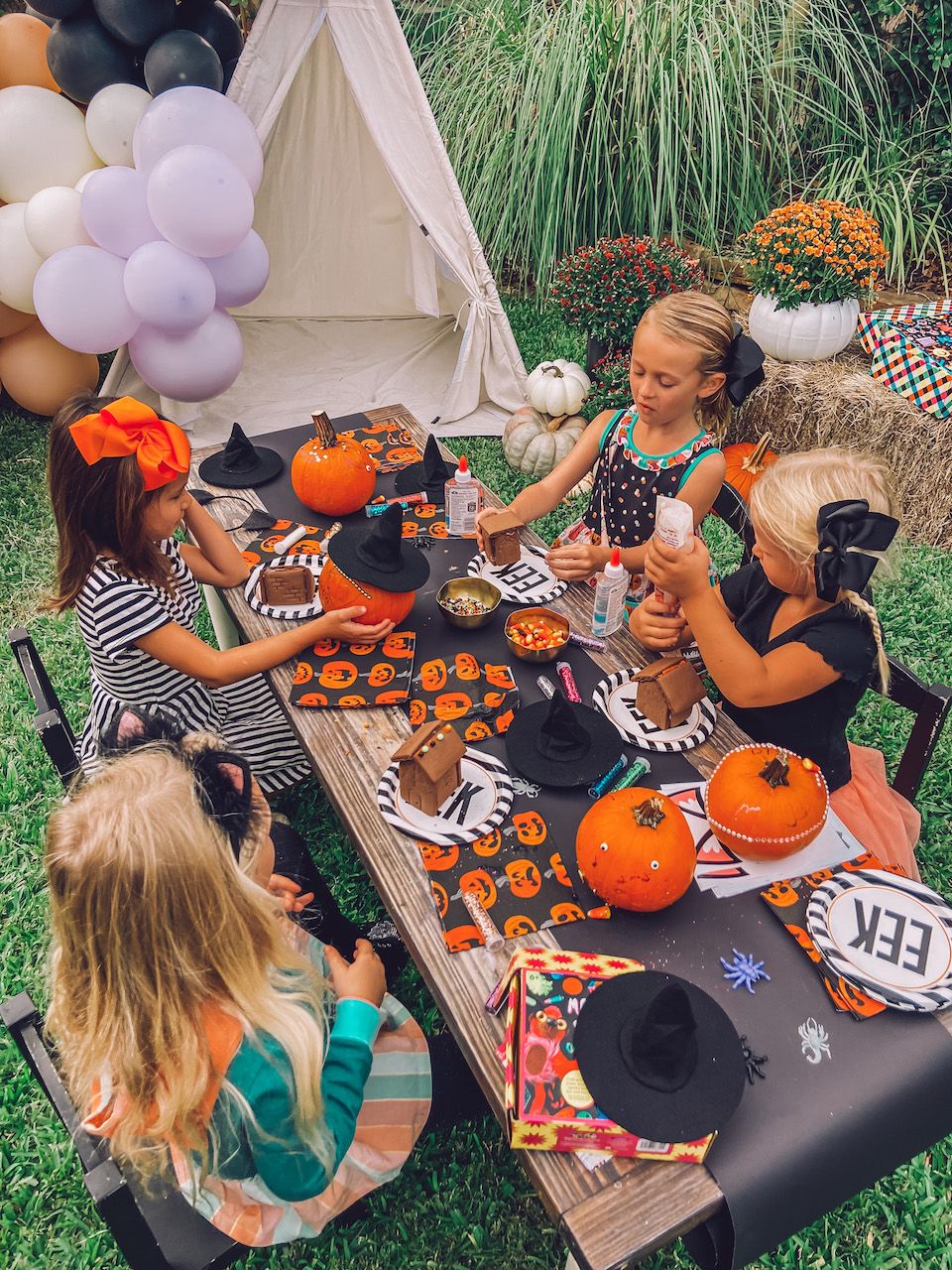 Mini Halloween Party at Home